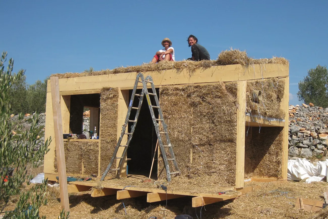 Tiny house at Gea Viva made from strawbales